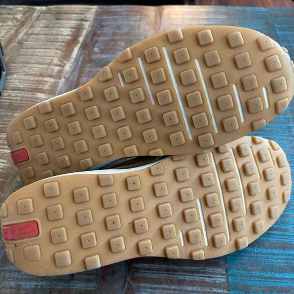 Nike Waffle One SE Go The Extra Smile Yellow Pollen Black Smiley Face - Picture 7 of 9